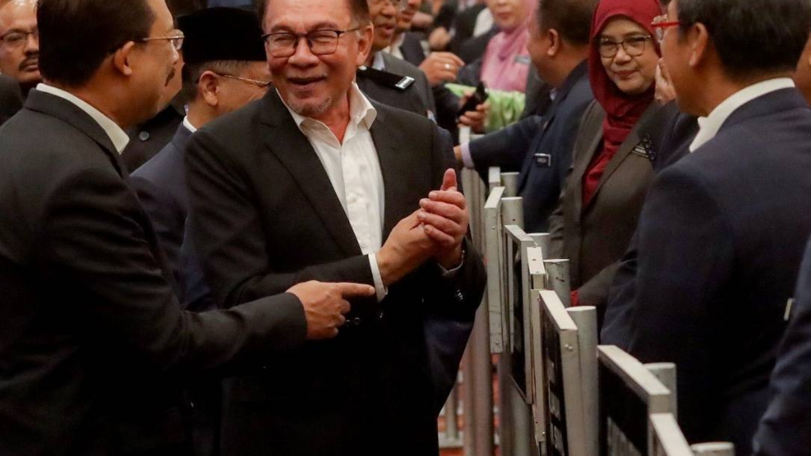 anwar-penjawat awamxx