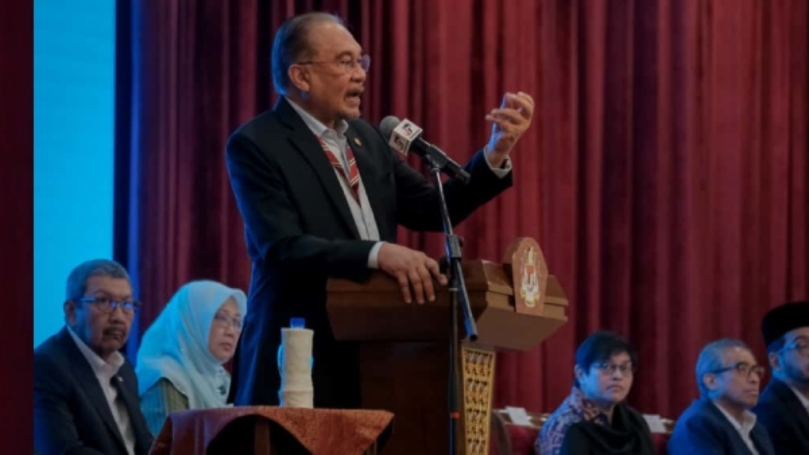 anwar-yut